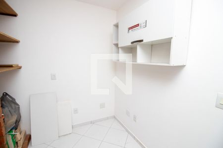 Apartamento à venda com 180m², 3 quartos e 2 vagas Apartamento à venda com 180m², 3 quartos e 2 vagasQuarto de Serviço
