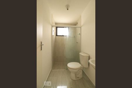 Banheiro de apartamento à venda com 2 quartos, 72m² em Jardim Maria Rosa, Taboão da Serra