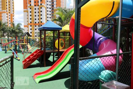 Apartamento à venda com 72m², 2 quartos e 1 vagaÁrea Comum - Playground