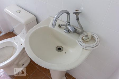 Banheiro Pia de apartamento para alugar com 3 quartos, 68m² em Perdizes, São Paulo