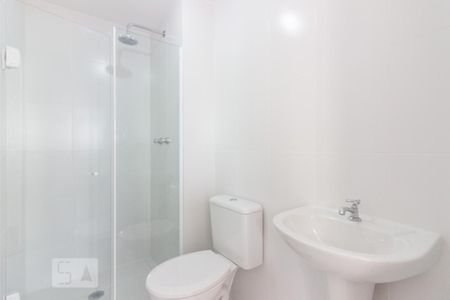 Banheiro de apartamento para alugar com 2 quartos, 42m² em Santa Teresinha, São Paulo