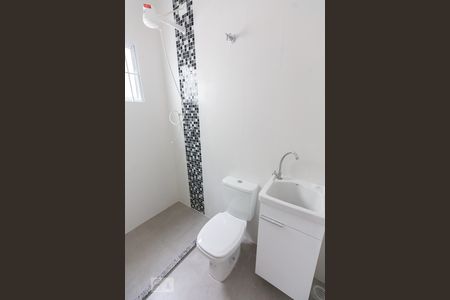 Banheiro de kitnet/studio para alugar com 1 quarto, 39m² em Barra Funda, São Paulo