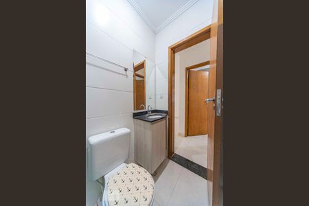 Banheiro  de apartamento para alugar com 2 quartos, 50m² em Vila Vitória, Santo André