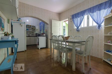 Casa para alugar com 138m², 3 quartos e 3 vagas Casa para alugar com 138m², 3 quartos e 3 vagasCozinha