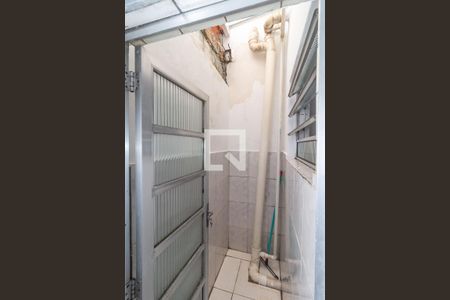 Casa à venda com 180m², 4 quartos e 2 vagasBanheiro 2