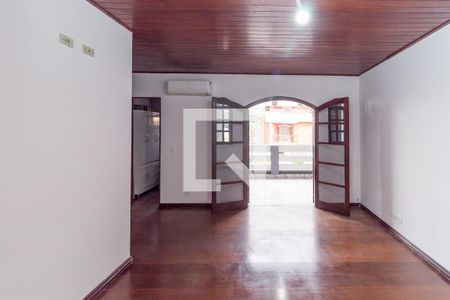 Casa à venda com 180m², 4 quartos e 2 vagasQuarto 4 - Suíte