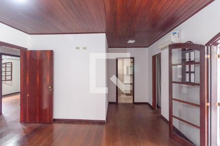 Casa à venda com 180m², 4 quartos e 2 vagasQuarto 4 - Suíte