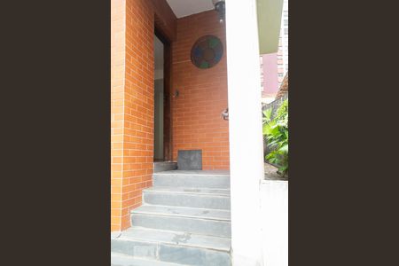 Casa à venda com 45m², 1 quarto e sem vagaENTRADA