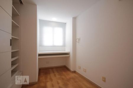 Apartamento à venda com 267m², 3 quartos e 2 vagasQuarto