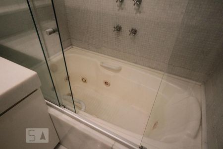 Apartamento à venda com 267m², 3 quartos e 2 vagasBanheiro da Suíte