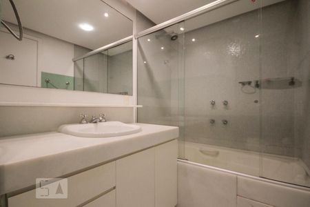 Apartamento à venda com 267m², 3 quartos e 2 vagasBanheiro da Suíte