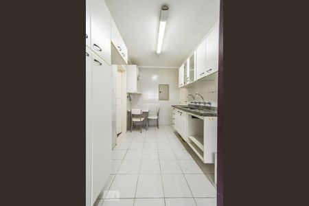 Apartamento à venda com 108m², 4 quartos e 2 vagasCozinha