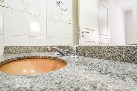 Apartamento à venda com 108m², 4 quartos e 2 vagasSuíte 1 - Banheiro