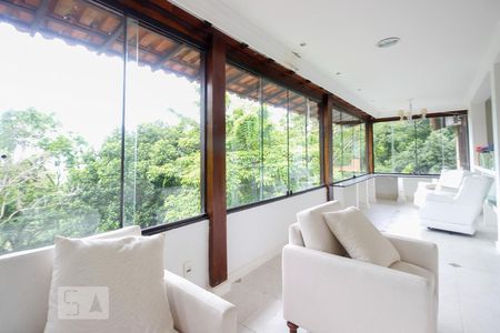 Casa de condomínio à venda com 1500m², 3 quartos e 8 vagasSala