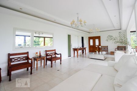 Sala de casa de condomínio à venda com 3 quartos, 1500m² em Vargem Pequena, Rio de Janeiro