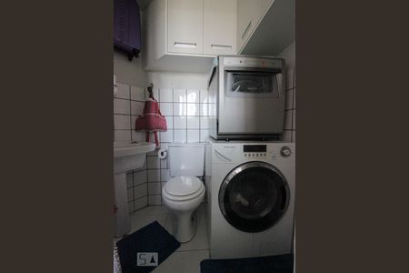 Banheiro de Serviço de apartamento à venda com 2 quartos, 57m² em Jardim Íris, São Paulo