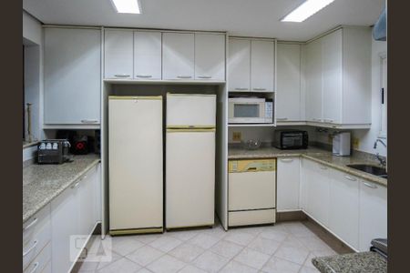 COZINHA de casa para alugar com 5 quartos, 430m² em Parque dos Príncipes, São Paulo