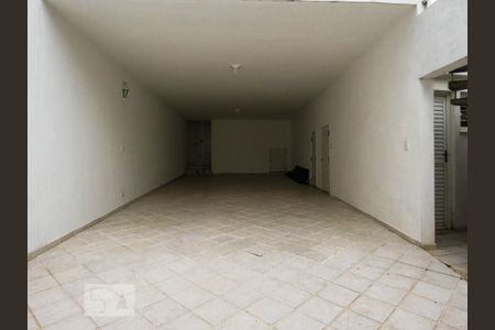 GARAGEM de casa para alugar com 5 quartos, 430m² em Parque dos Príncipes, São Paulo