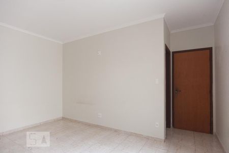 Casa para alugar com 250m², 3 quartos e 5 vagas Casa para alugar com 250m², 3 quartos e 5 vagasSuíte