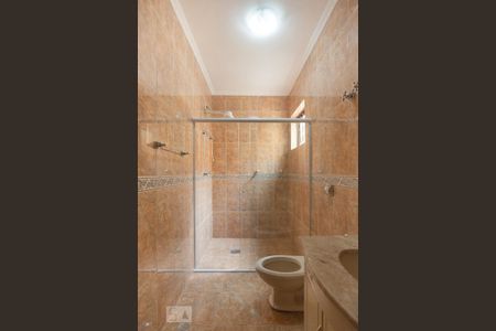 Casa para alugar com 250m², 3 quartos e 5 vagas Casa para alugar com 250m², 3 quartos e 5 vagasBanheiro da suíte