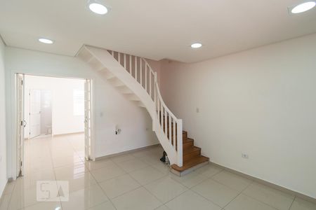 Sala de casa para alugar com 2 quartos, 140m² em Santo Amaro, São Paulo