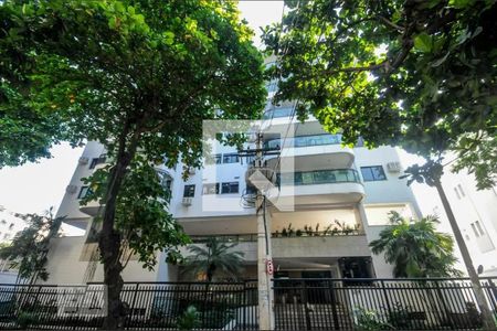 Apartamento à venda com 245m², 4 quartos e 4 vagasFachada