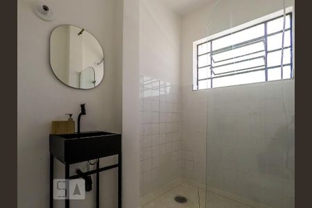 Banheiro de kitnet/studio para alugar com 1 quarto, 45m² em Vila Mariana, São Paulo