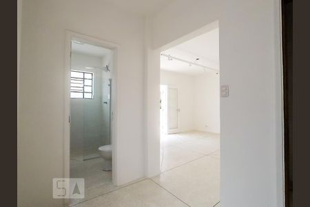 Vista para o banheiro de kitnet/studio para alugar com 1 quarto, 45m² em Vila Mariana, São Paulo
