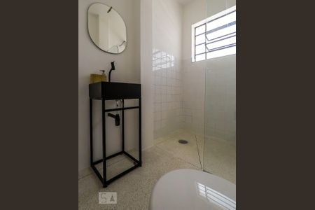 Banheiro de kitnet/studio para alugar com 1 quarto, 45m² em Vila Mariana, São Paulo