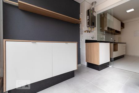 Apartamento para alugar com 56m², 2 quartos e 1 vagaÁrea de serviço na varanda e cozinha