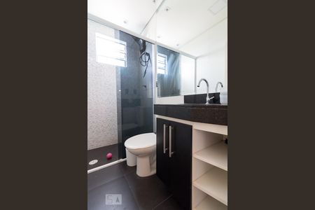Banheiro de apartamento para alugar com 2 quartos, 52m² em Vila Bremen, Guarulhos