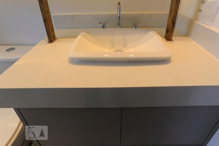 Apartamento para alugar com 68m², 2 quartos e 2 vagasBanheiro da Suite