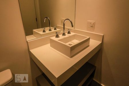 Banheiro de apartamento para alugar com 2 quartos, 68m² em Cambuci, São Paulo
