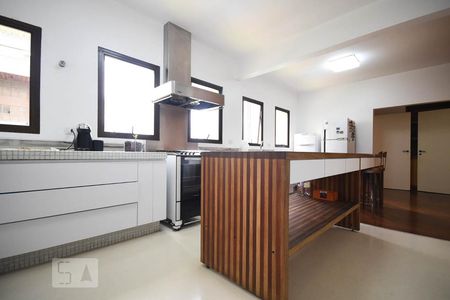 Apartamento à venda com 316m², 4 quartos e 4 vagasCozinha