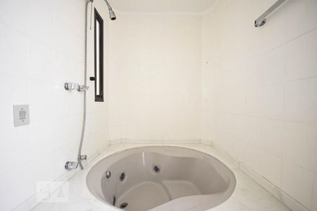 Apartamento à venda com 316m², 4 quartos e 4 vagasDetalhe do Banheiro Suíte 2