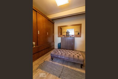 Casa à venda com 380m², 3 quartos e 8 vagasCloset