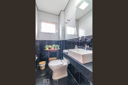 Banheiro de casa à venda com 3 quartos, 380m² em Santa Maria, São Caetano do Sul
