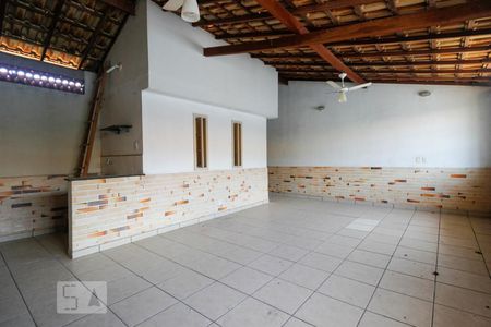 Casa à venda com 80m², 2 quartos e 1 vagaSalão