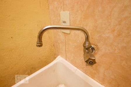 Casa à venda com 80m², 2 quartos e 1 vagaÁrea de Serviço 2