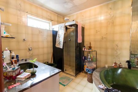 Casa à venda com 357m², 4 quartos e 4 vagasBanheiro quarto 4 suíte