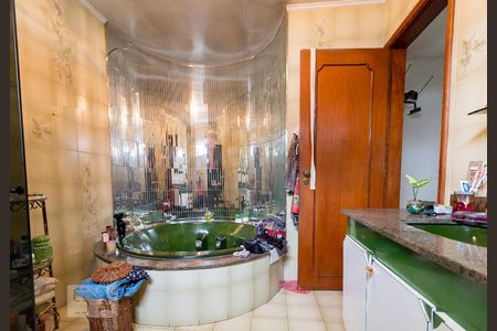 Casa à venda com 357m², 4 quartos e 4 vagasBanheiro quarto 4 suíte