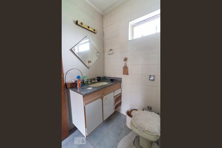 Casa à venda com 357m², 4 quartos e 4 vagasBanheiro quarto 1 suíte