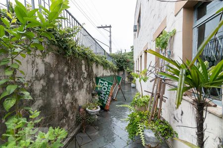 Casa à venda com 357m², 4 quartos e 4 vagasÁrea externa lateral