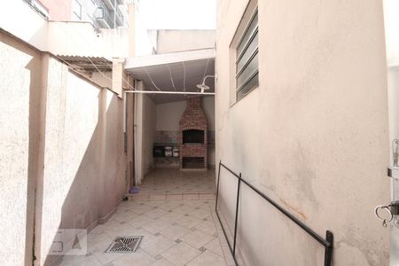 Casa à venda com 75m², 2 quartos e 1 vagaQuintal fundos