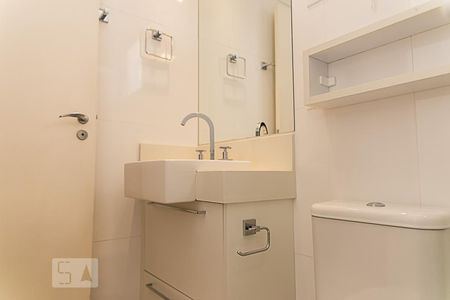 Apartamento à venda com 75m², 2 quartos e 2 vagas Apartamento à venda com 75m², 2 quartos e 2 vagasBanheiro da Suíte