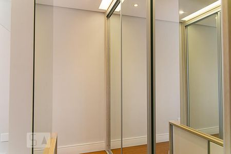 Apartamento à venda com 75m², 2 quartos e 2 vagas Apartamento à venda com 75m², 2 quartos e 2 vagasSuíte