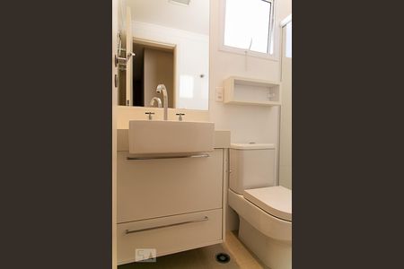 Apartamento à venda com 75m², 2 quartos e 2 vagas Apartamento à venda com 75m², 2 quartos e 2 vagasBanheiro da Suíte