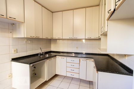 Casa para alugar com 4 quartos, 125m² em Santa Cândida, Curitiba