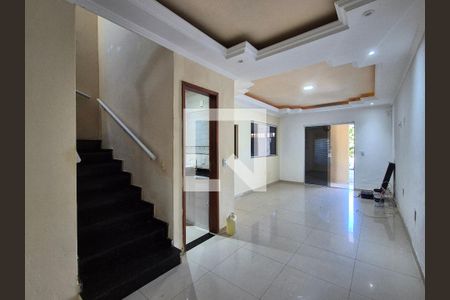 Sala de casa de condomínio à venda com 2 quartos, 180m² em Vargem Pequena, Rio de Janeiro