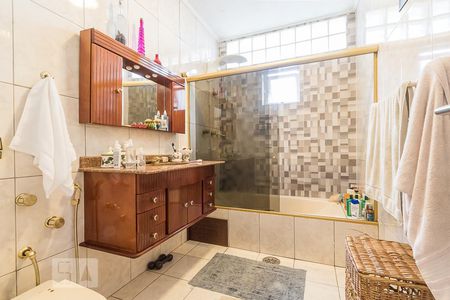 Casa à venda com 203m², 3 quartos e 3 vagas Casa à venda com 203m², 3 quartos e 3 vagasBanheiro 1